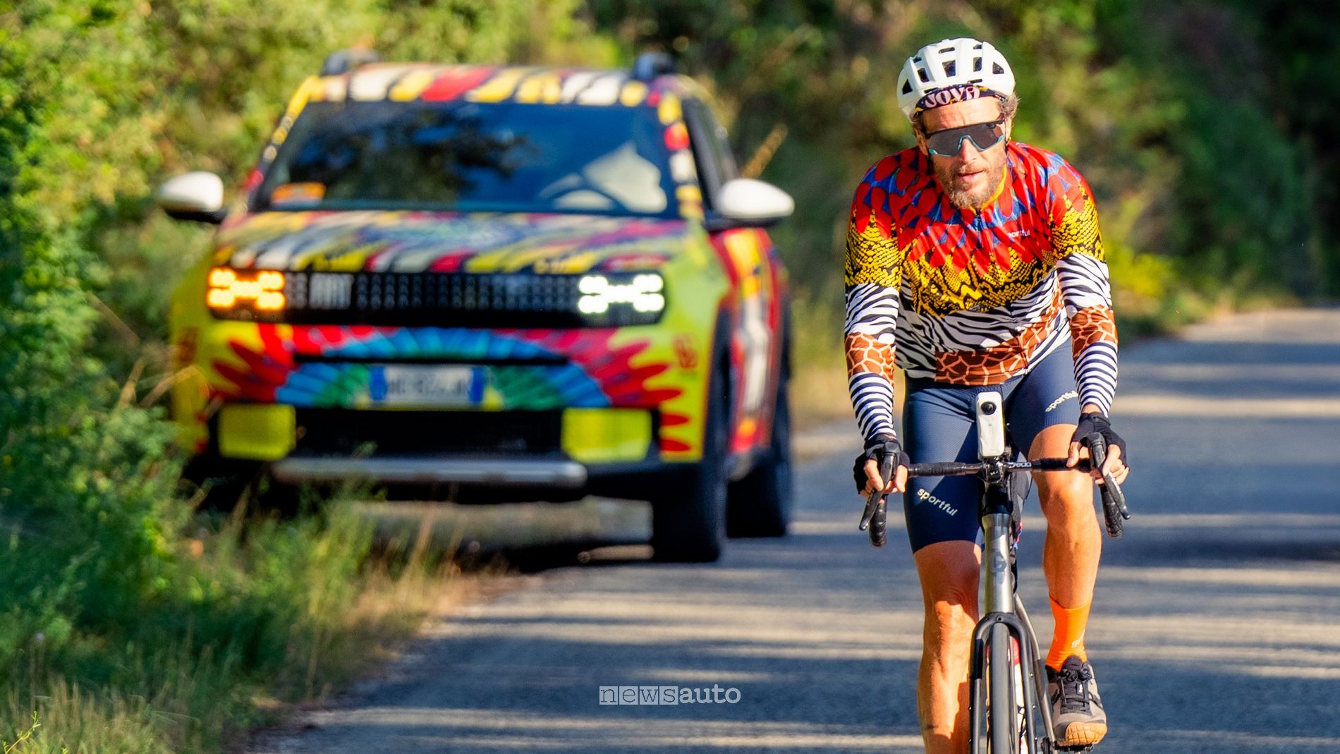 Jovagiro: Jovanotti in bicicletta attraverso l’Italia con Grande Panda e Ulysse