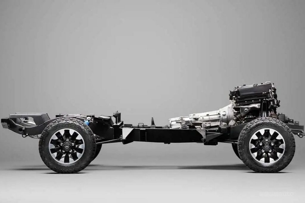 Land Rover Defender 110, pianale con il nuovo motore V8
