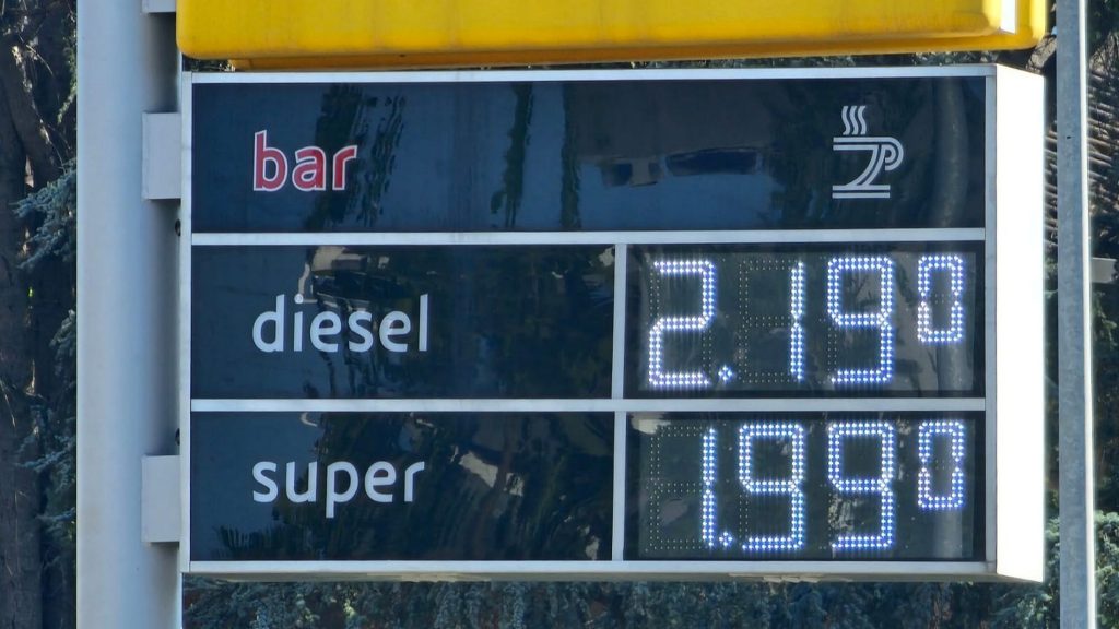 Prezzo fisso sui carburanti ai distributori ENI, Diesel a 2,190 e benzina a 1,990