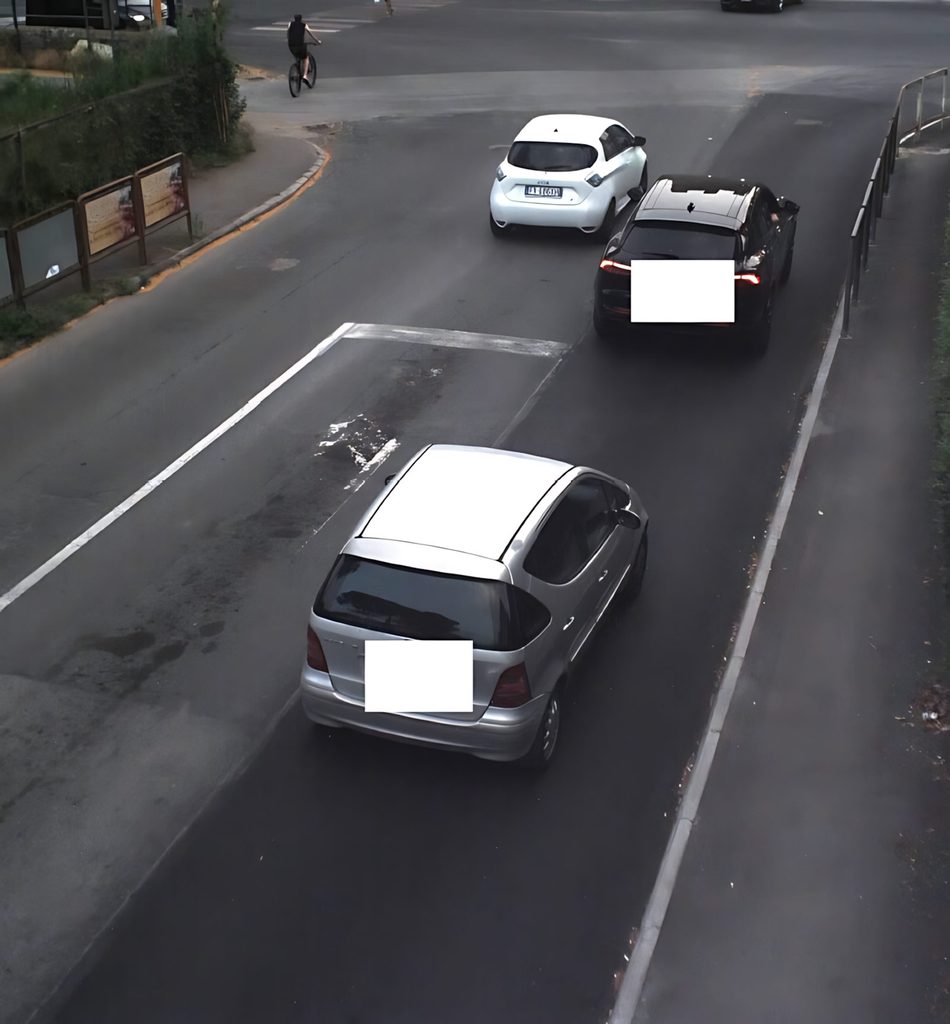 Questa è la visione dalla prospettiva vista dalla telecamera del PARVC totalmente differente da quella dell'automobilista.