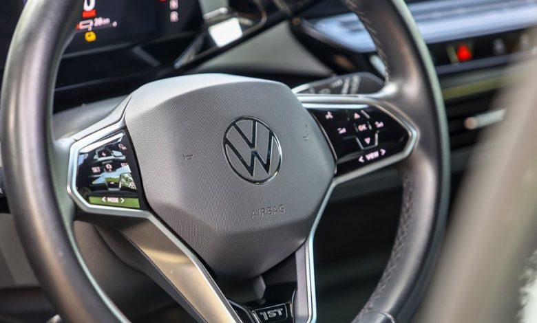 Volkswagen, richiamo per un difetto allo sterzo