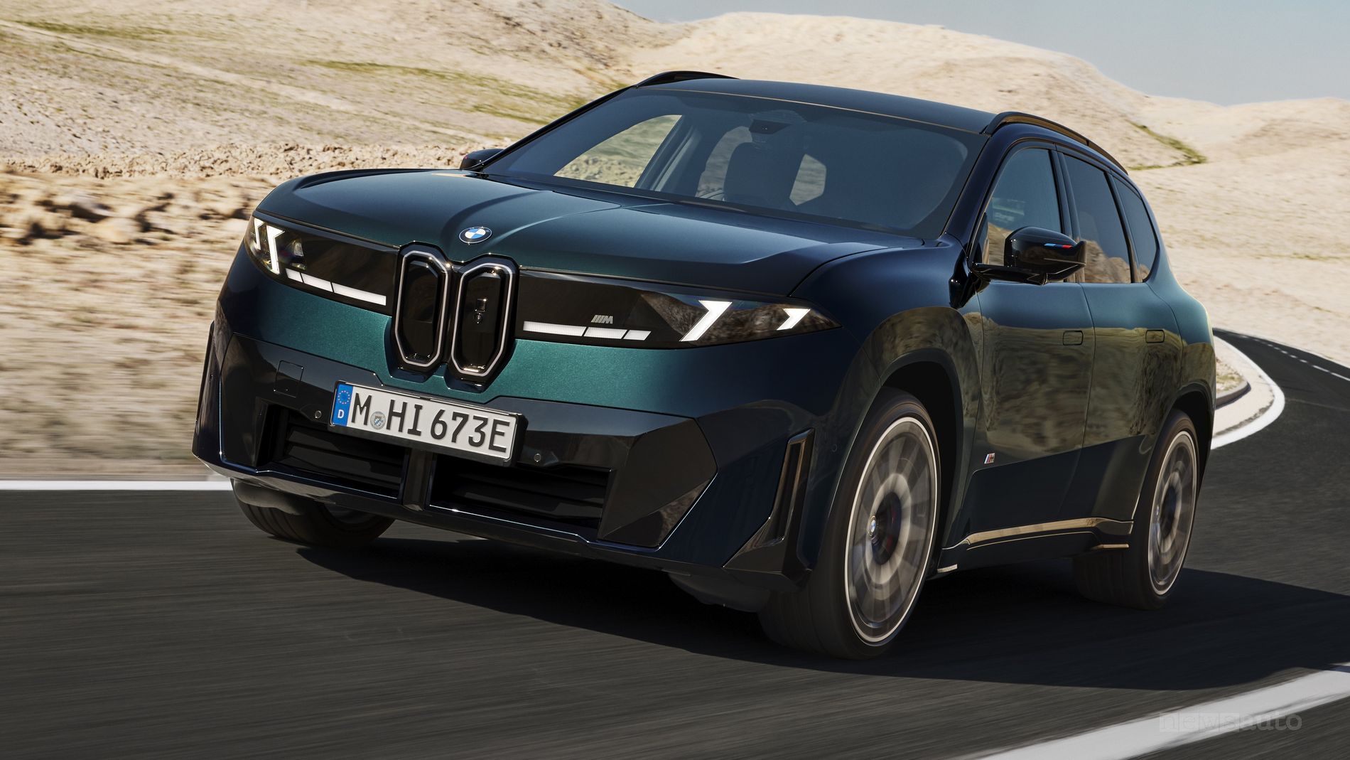 BMW iX3 M60 xDrive: la variante più sportiva da 612 CV e ricarica a 400 kW, caratteristiche
