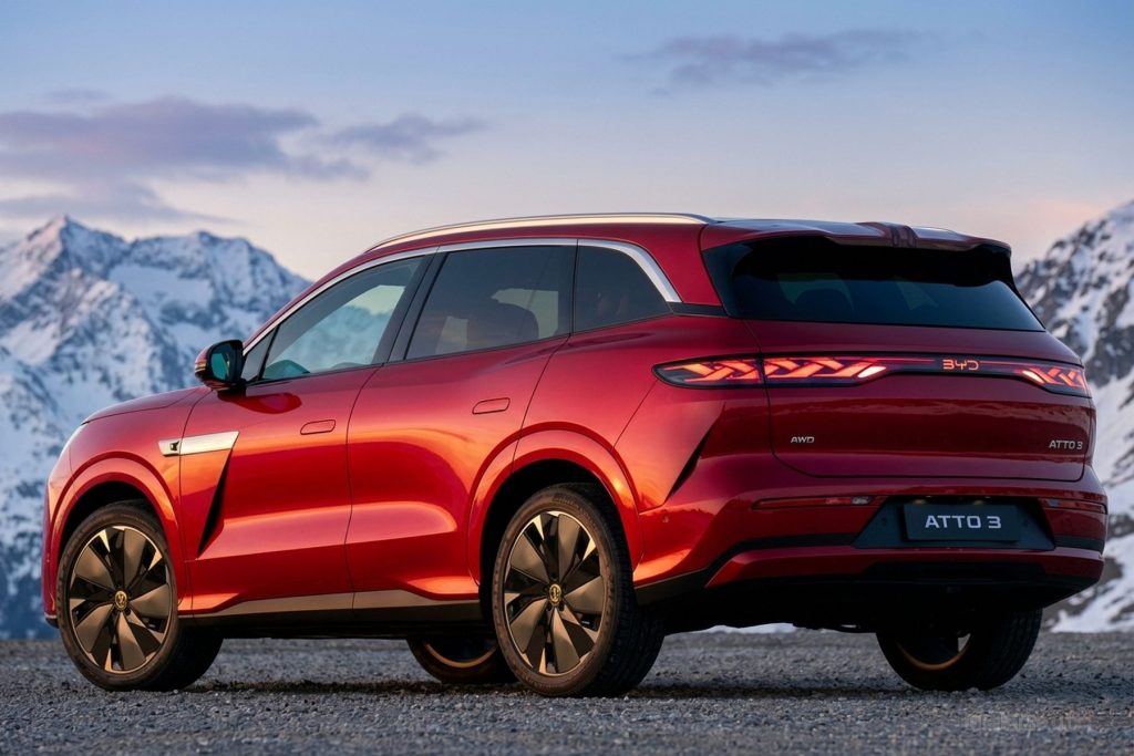 BYD Atto 8 posteriore 3/4