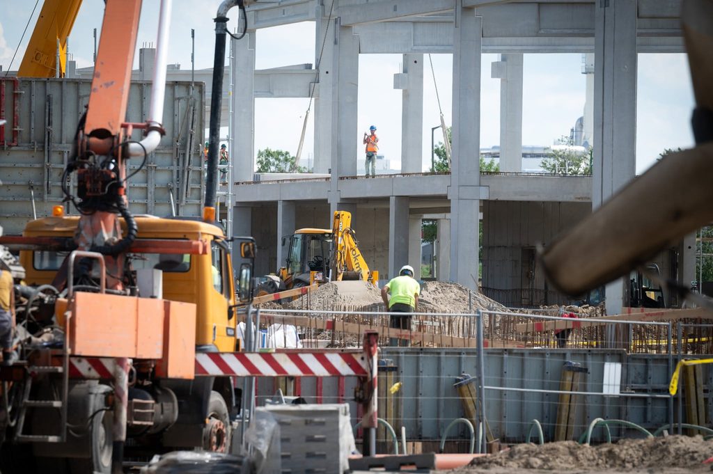 Le prime fasi della costruzione della fabbrica BYD a Szeged in Ungheria (2024)