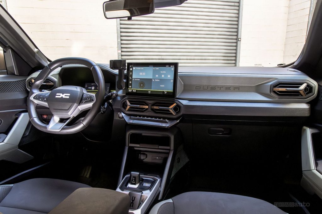 Dacia Duster Extreme Hybrid 155 plancia abitacolo