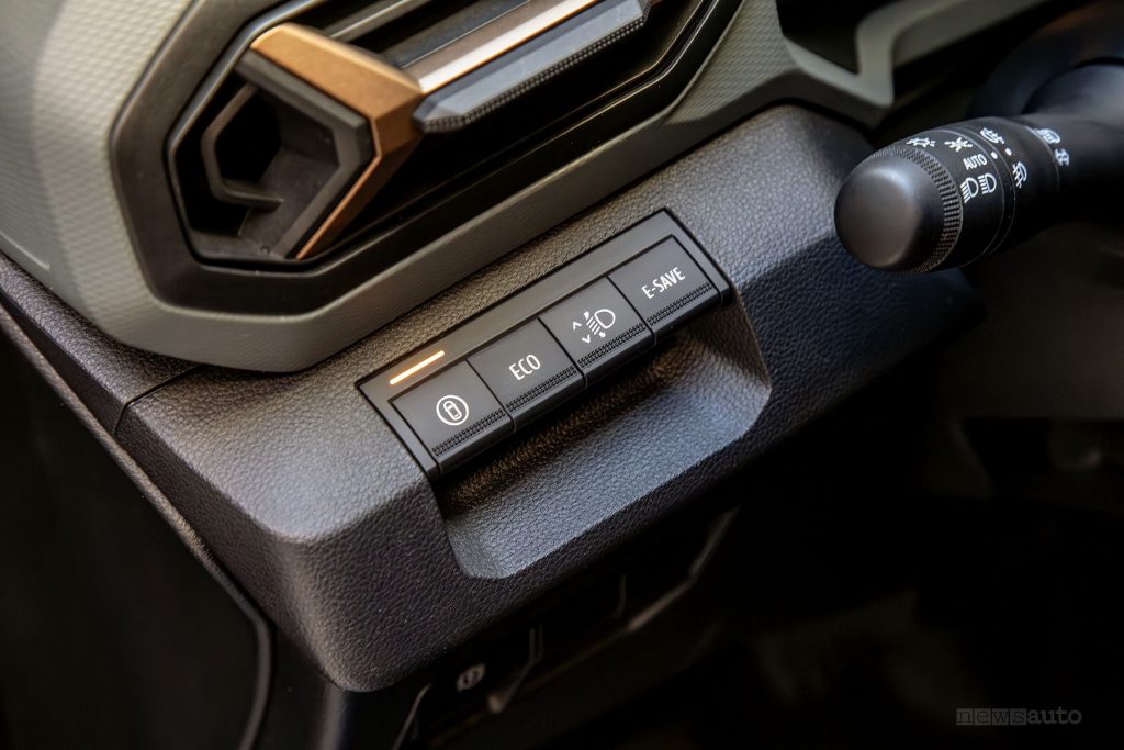 Dacia Duster Extreme Hybrid 155 pulsanti Eco, E-Save