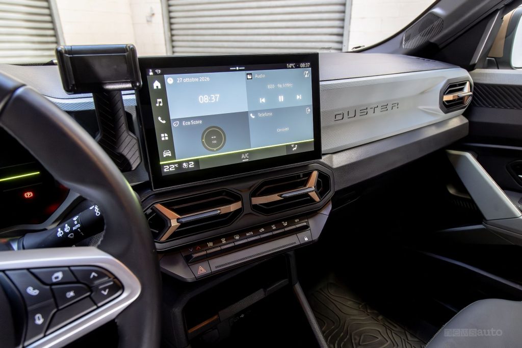 Dacia Duster Extreme Hybrid 155 display infotainment da 10"
