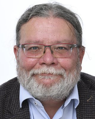 Alexandr Vondra è il Parlamentare Europeo che ha guidato la trattativa per ridimensionare la proposta originaria Euo7 della Commissione, riuscendo a salvare i limiti Euro 6d per i motori termici.