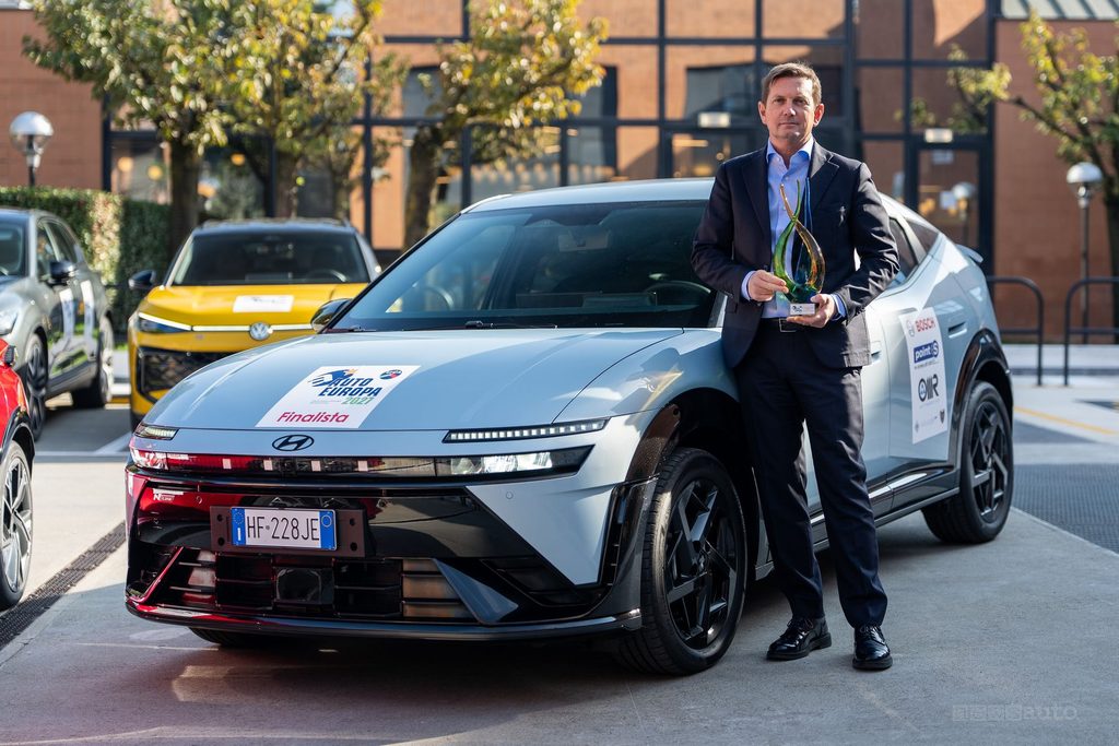 Hyundai Ioniq 3 è Auto Europa per gli Opinion Leader. Premio ritirato da Giulio Marc D’Alberton, Head Dipartimento PR & Events