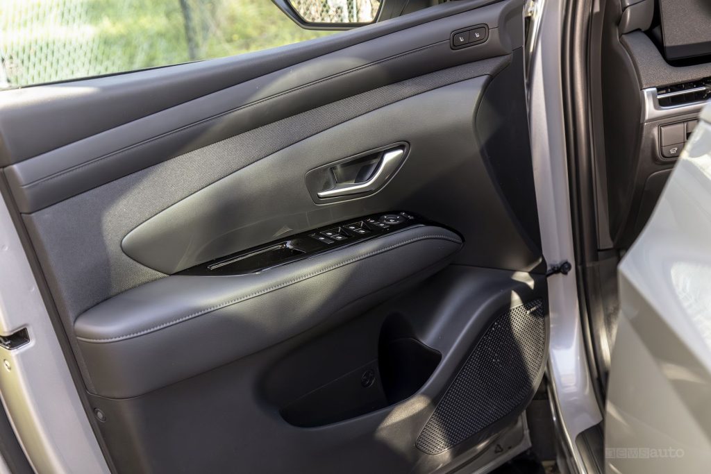 Hyundai Tucson Plug-in Hybrid Excellence rivestimento della portiera lato guidatore