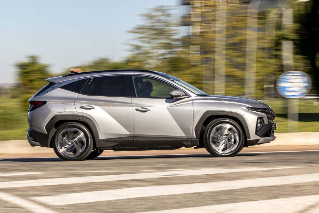 Hyundai Tucson Plug-in Hybrid Excellence test su strada