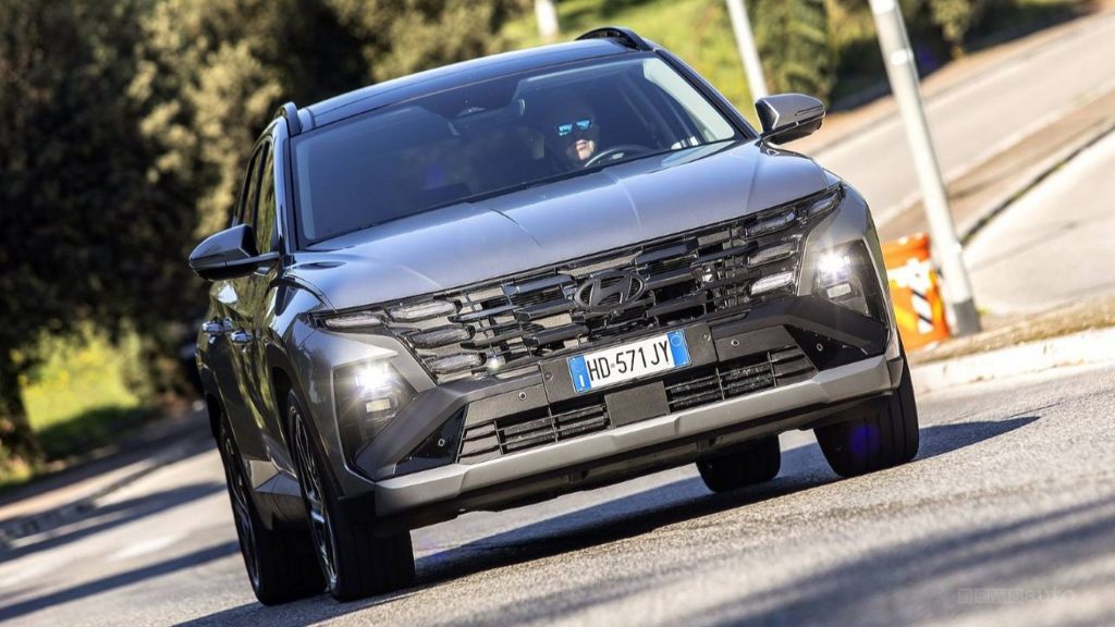 Hyundai Tucson Plug-in Hybrid Excellence test su strada