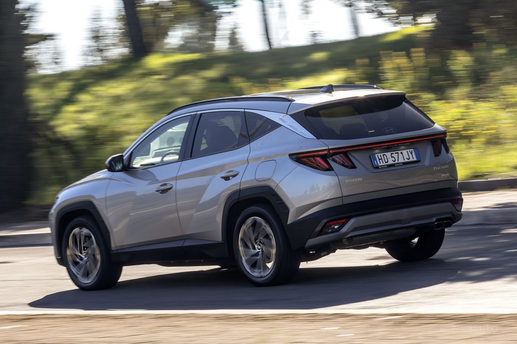Hyundai Tucson Plug-in Hybrid Excellence test su strada