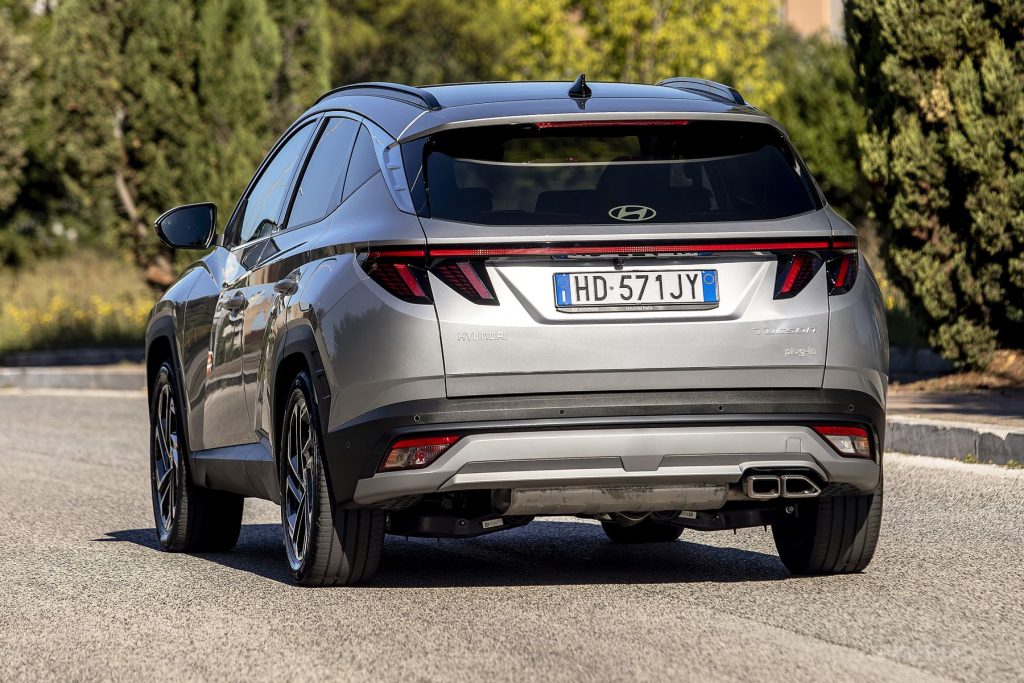 Hyundai Tucson Plug-in Hybrid Excellence test su strada