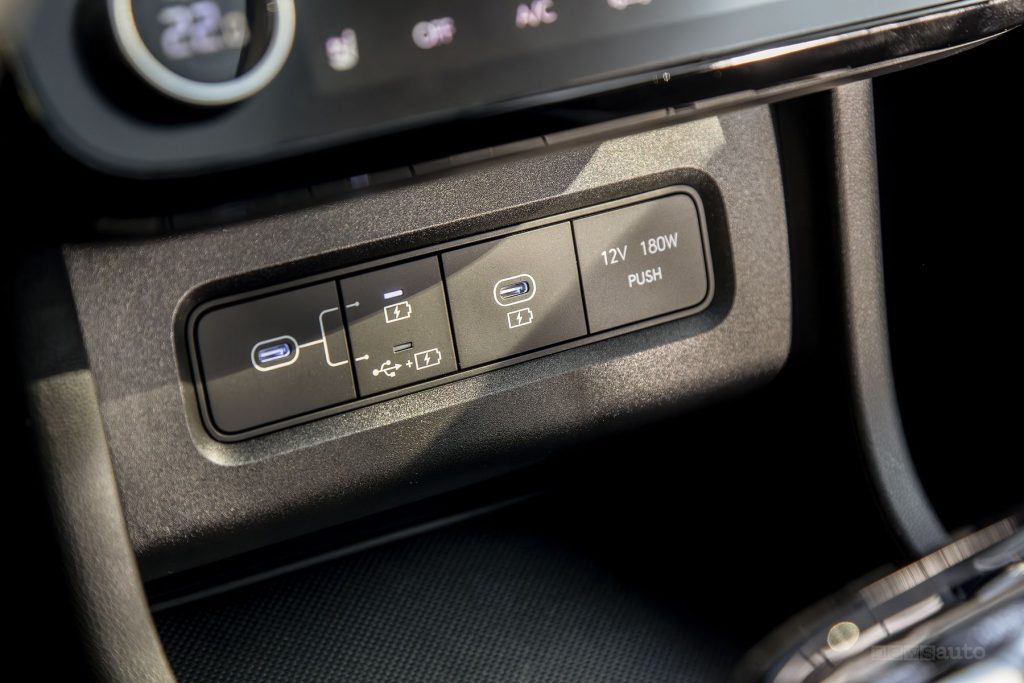 Hyundai Tucson Plug-in Hybrid Excellence prese USB-C sulla plancia