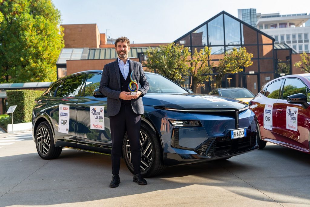 Lancia Gamma Auto Europa UIGA 2027 premio ritirato da Alessio Scutari, Managing Director Lancia Italia