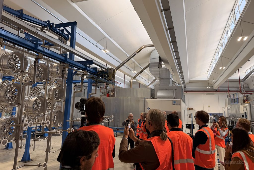 linea di produzione dei cerchi MAK nella sede di Carpenedolo