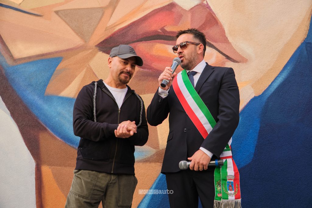 L'artista Antonio Cotecchia in arte Ktè alla inaugurazione del suo Murale per Hiroshima
