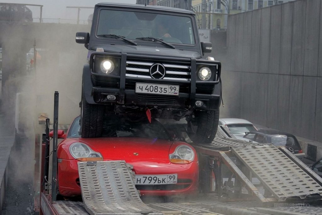 Mercedes Classe G in Die Hard - Un buon giorno per morire con Bruce Willis