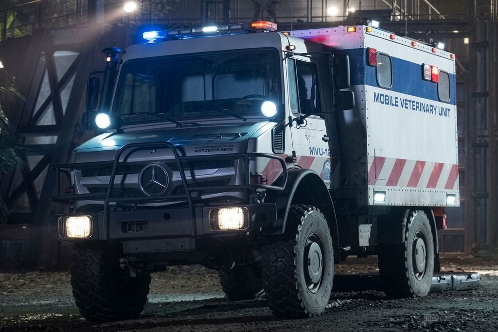 Il Mercedes Unimog in Jurassic Park viene trasformato in un’ambulanza per dinosauri