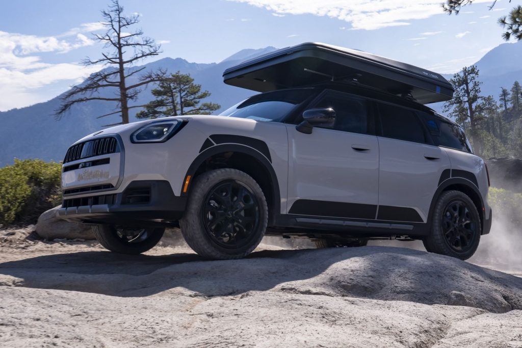 Mini Countryman Untamed Edition con tenda da tetto AutoHome