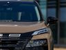 Nuova Nissan X-Trail N-Trek faro anteriore