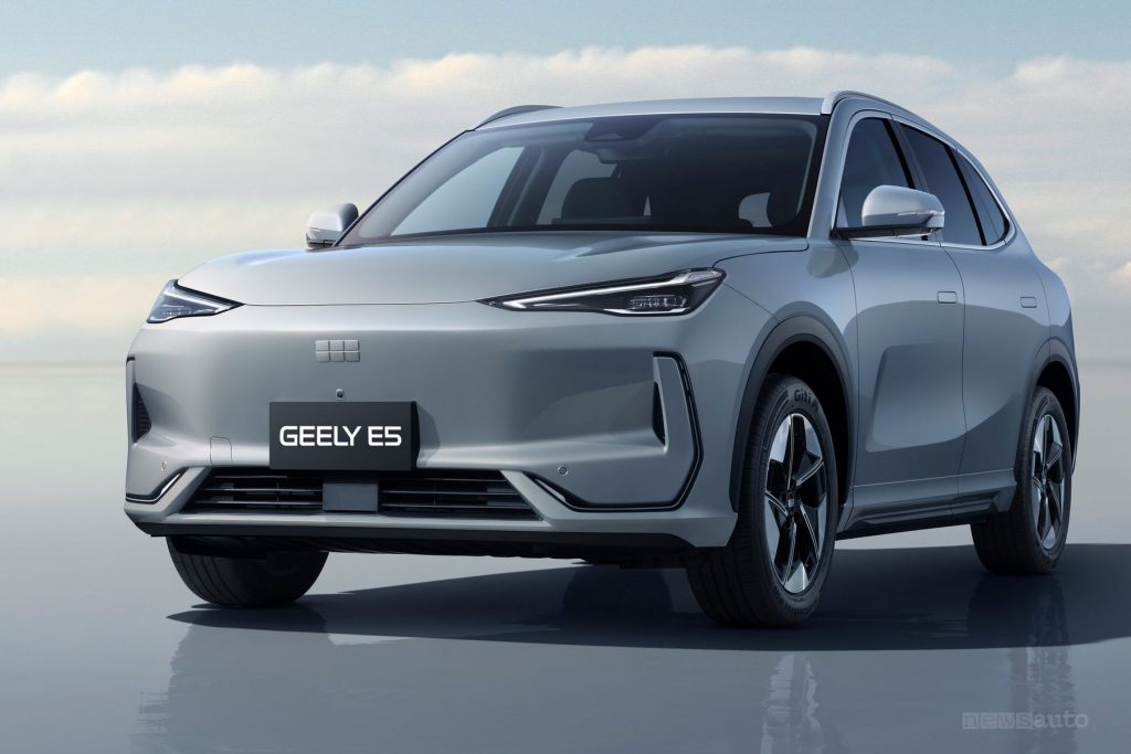 Geely E5 anteriore 3/4