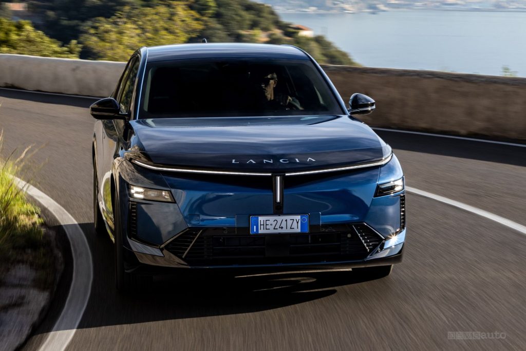 Nuova Lancia Gamma su strada