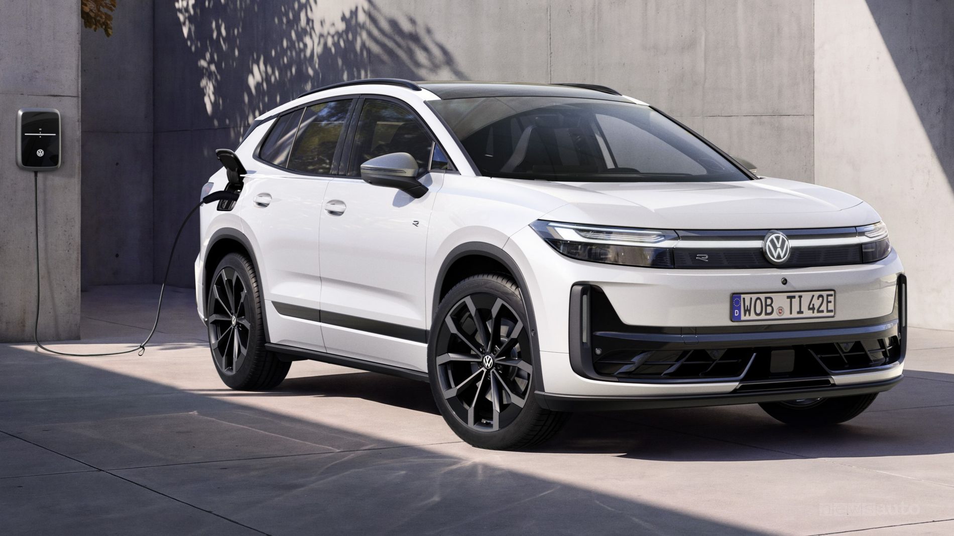 FOTO Volkswagen ID. Tiguan, carrozzeria, abitacolo e interni, FOTOGALLERY