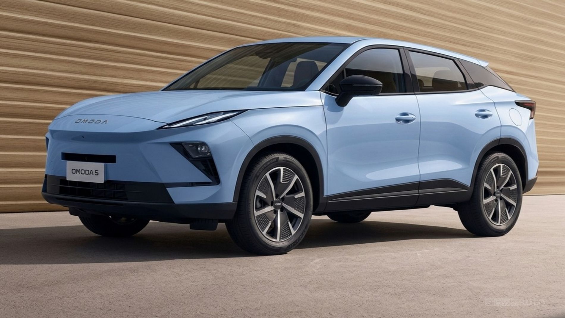 Omoda 5 NEXT: restyling, design, interni e motore ibrido