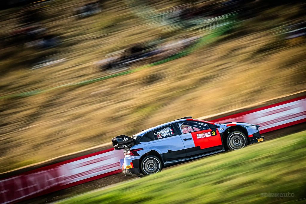 Luca Pedersoli con la Hyundai i20 N Rally1 al Rallylegend 2026