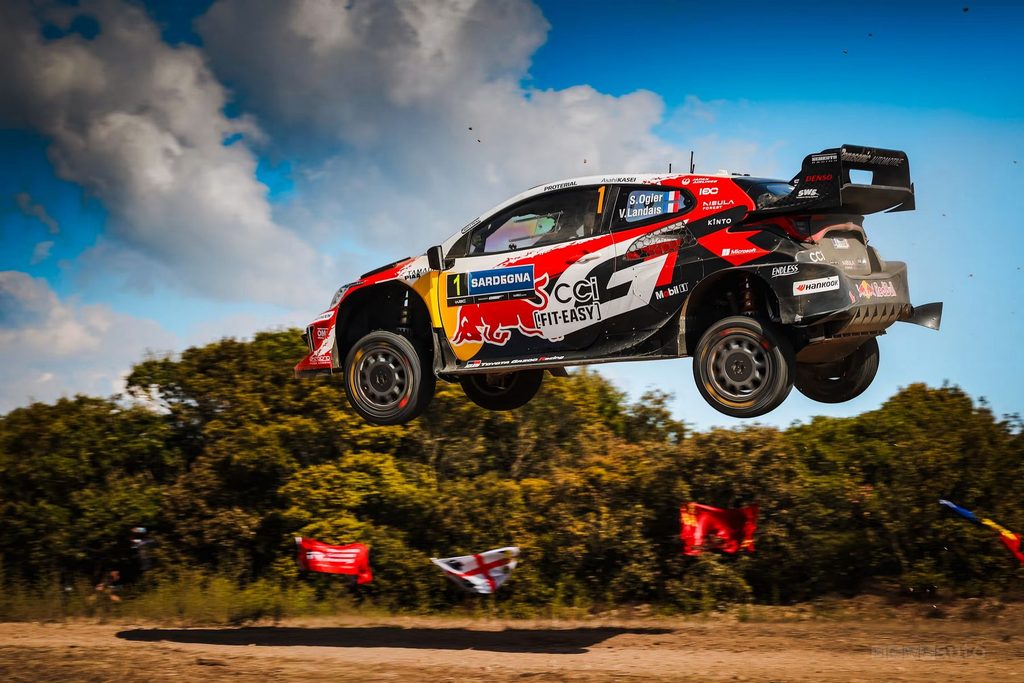 Toyota ha monopolizzato il podio del Rally Italia Sardegna, con Ogier e Pajari al 2° e 3° posto