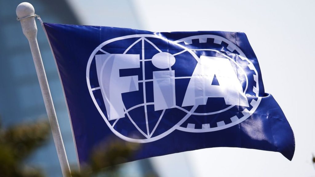 Regolamento F1 2027 FIA ridurrà gli scambi di informazione tra i team impegnati in attività extra alla F1